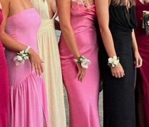 Corsages, Buttonholes & Hairpieces