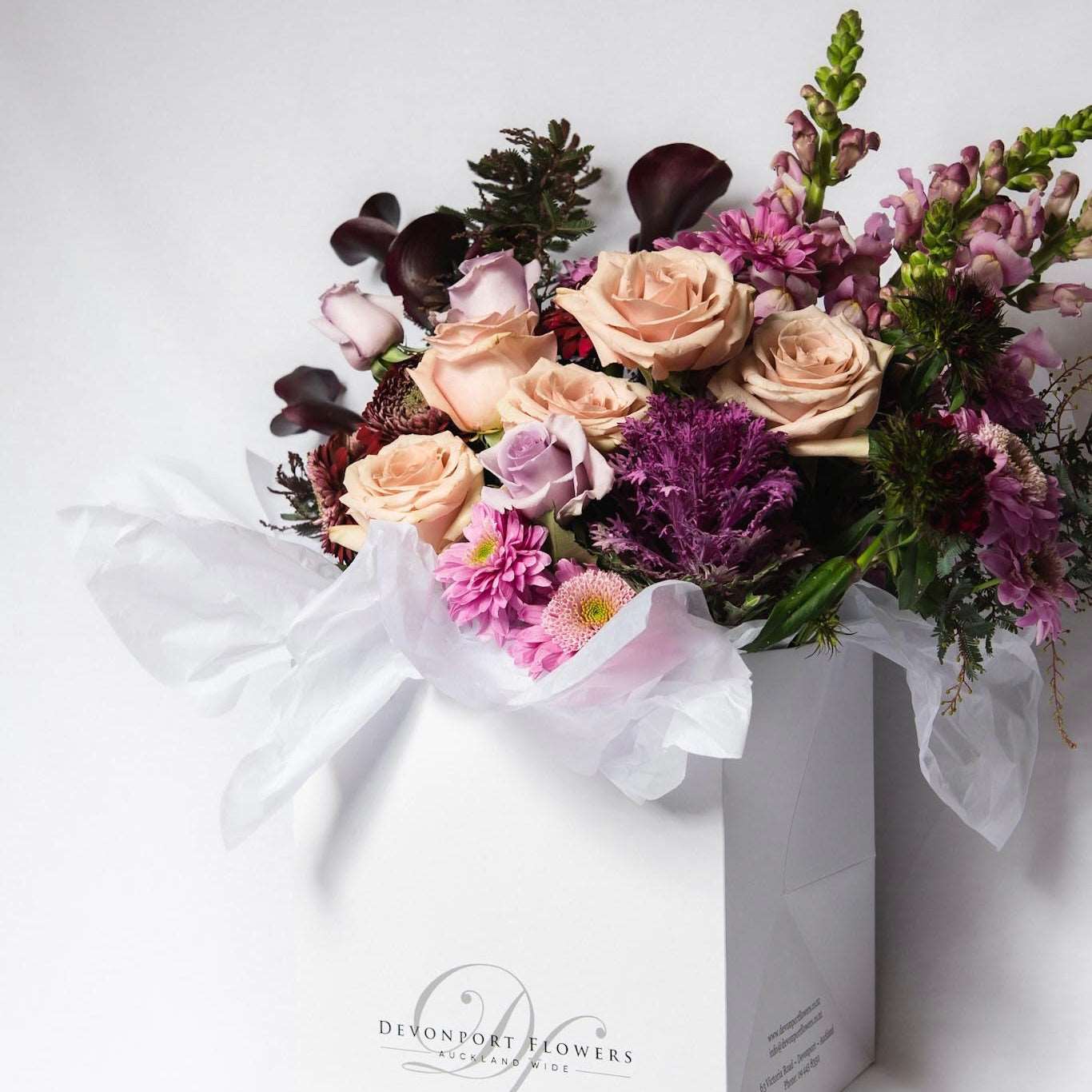 Let us design for you a dreamy bouquet of seasonally fresh vintage floral vibes for that someone special.